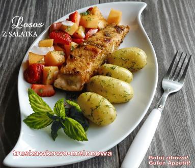 Zdjęcie - Grillowany losos z salatka truskawkowo-melonowa - Przepisy kulinarne ze zdjęciami