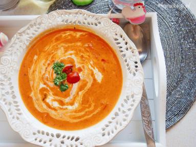 Zdjęcie - Kremowa zupa pomidorowa / Creamy tomato soup - Przepisy kulinarne ze zdjęciami