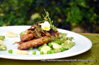 Zdjęcie - schab grillowany pod pierzynką pieczarkowo-cebulową na sałatce z roślin strączkowych - Przepisy kulinarne ze zdjęciami