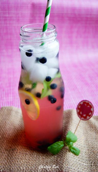 Zdjęcie - Lemoniada jagodowa - Przepisy kulinarne ze zdjęciami