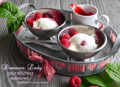 Zdjęcie - Domowe lody jogurtowo-malinowe bez jajek - Przepisy kulinarne ze zdjęciami