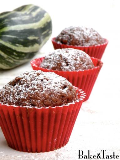 Zdjęcie - Czekoladowe muffiny z cukinią - Przepisy kulinarne ze zdjęciami