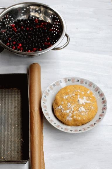 Zdjęcie - Kruche pełnoziarniste ciasto z porzeczkami - Przepisy kulinarne ze zdjęciami