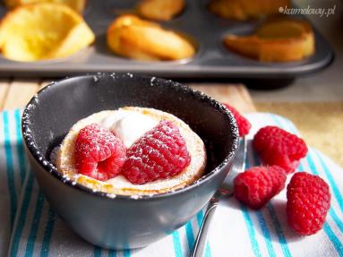 Zdjęcie - Koszyczki z mini omletów z owocami / Mini dutch baby berry baskets - Przepisy kulinarne ze zdjęciami