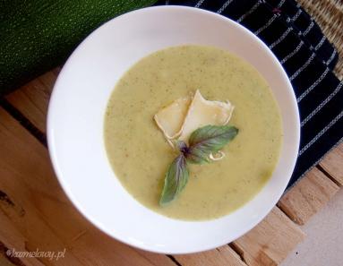 Zdjęcie - Zupa krem z cukinii z serem Brie / Courgette and Brie soup - Przepisy kulinarne ze zdjęciami
