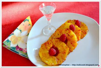 Zdjęcie - Rozgrzewający ananas. - Przepisy kulinarne ze zdjęciami