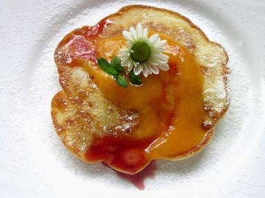 Zdjęcie - Racuszki na kwaśnym mleku z jabłakami - Przepisy kulinarne ze zdjęciami