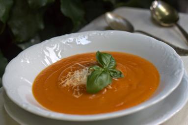 Zdjęcie - Zupa krem z pieczonej dyni i pomidorów - Przepisy kulinarne ze zdjęciami