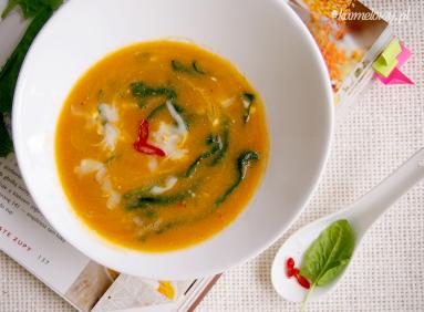 Zdjęcie - Zupa z soczewicą i szpinakiem / Lentil and spinach soup - Przepisy kulinarne ze zdjęciami