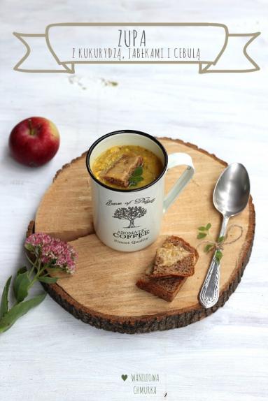 Zdjęcie - Zupa z kukurydzy, jabłek i cebuli - Przepisy kulinarne ze zdjęciami