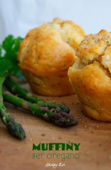 Zdjęcie - Muffiny wytrawne z serem i oregano - Przepisy kulinarne ze zdjęciami