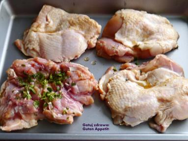 Zdjęcie - Udka kurczaka w porterze - Przepisy kulinarne ze zdjęciami