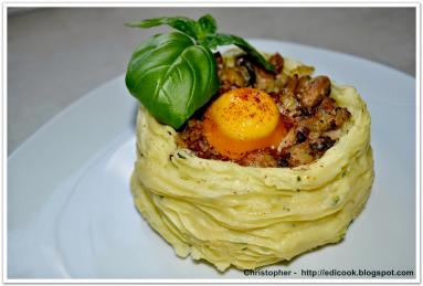 Zdjęcie - "Vol-au-vent" z ziemniaków i pieczarek - Przepisy kulinarne ze zdjęciami
