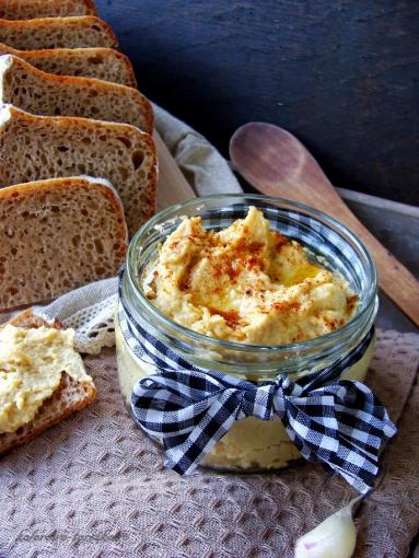 Zdjęcie - Hummus - domowa pasta z ciecierzycy - Przepisy kulinarne ze zdjęciami
