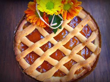Zdjęcie - Crostata z dżemem brzoskwiniowym - Przepisy kulinarne ze zdjęciami