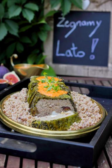 Zdjęcie - Pieczeń wieprzowa z figami i kozim serem - Przepisy kulinarne ze zdjęciami