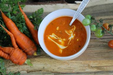 Zdjęcie - Zupa krem pomidorowo-marchwiowa - Przepisy kulinarne ze zdjęciami