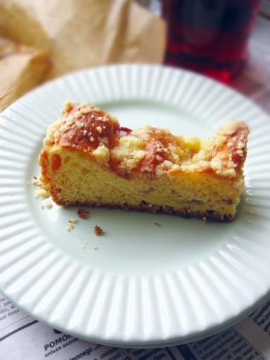 Zdjęcie - Ciasto drożdżowe z dżemem - Przepisy kulinarne ze zdjęciami