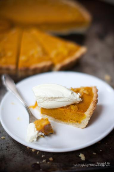 Zdjęcie - Tarta dyniowa z cytrynowym kremem mascarpone (Pumpkin pie with lemon mascarpone cream). - Przepisy kulinarne ze zdjęciami