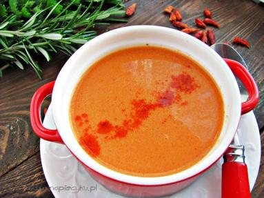 Zdjęcie - Pyszna paprykowa zupa-krem - Przepisy kulinarne ze zdjęciami