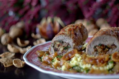 Zdjęcie - Polędwiczka wieprzowa z farszem orzechowo-figowym - Przepisy kulinarne ze zdjęciami