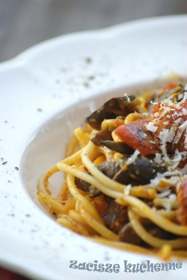 Zdjęcie - Spaghetti z grzybami i pieczoną dynią - Przepisy kulinarne ze zdjęciami