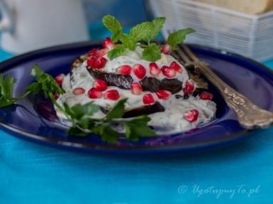 Zdjęcie - Bakłażan w sosie jogurtowym - Przepisy kulinarne ze zdjęciami