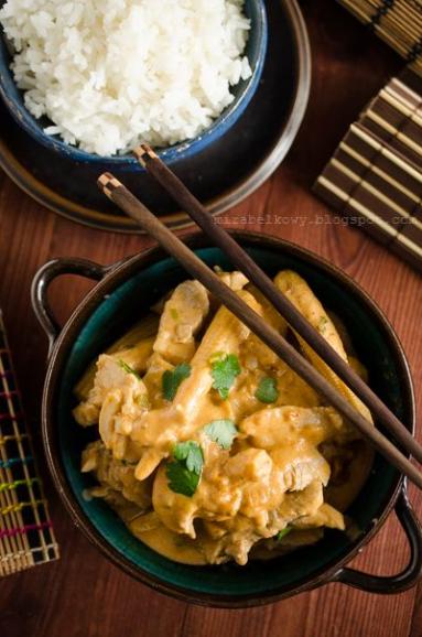 Zdjęcie - Czerwone curry z wieprzowiny i kukurydzy - Przepisy kulinarne ze zdjęciami