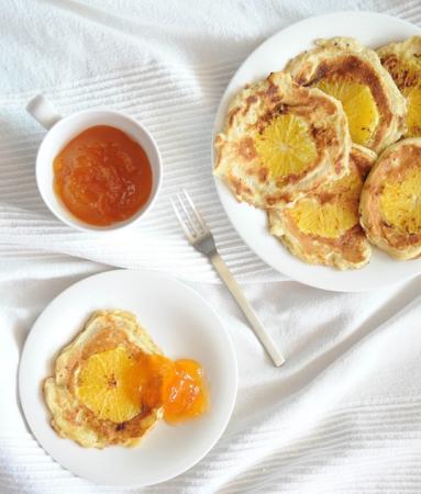 Zdjęcie - Śniadanie do łóżka #108: Placuszki z pomarańczami - Przepisy kulinarne ze zdjęciami