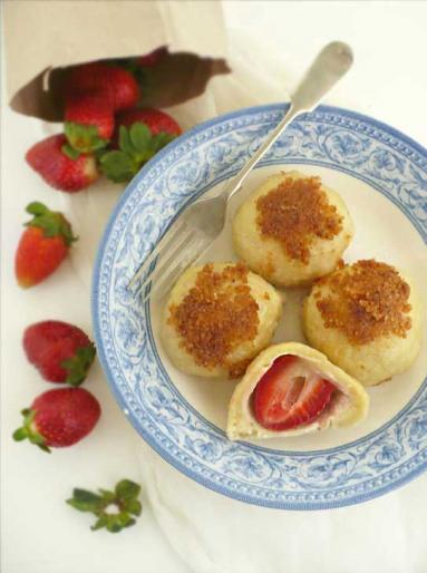 Zdjęcie - Słodka sobota #105: Knedle z truskawkami - Przepisy kulinarne ze zdjęciami