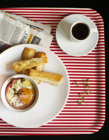 Zdjęcie - Śniadanie do łóżka #74: Jajka w kokilkach - Przepisy kulinarne ze zdjęciami