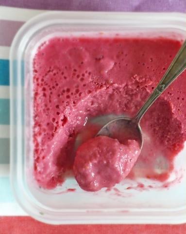 Zdjęcie - Lekki tydzień #6: Mrożony jogurt z grillowanymi owocami - Przepisy kulinarne ze zdjęciami