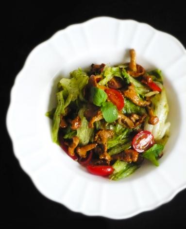 Zdjęcie - Tajska sałatka z kurkami i warsztaty "Jakubiak na grillu" - Przepisy kulinarne ze zdjęciami