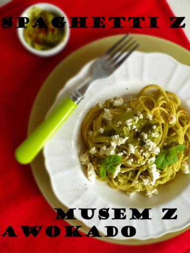 Zdjęcie - Spaghetti z musem z awokado - Przepisy kulinarne ze zdjęciami