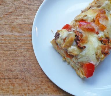Zdjęcie - Pizza z sarniną - Przepisy kulinarne ze zdjęciami