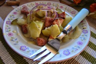 Zdjęcie - Sałatka ziemniaczana z sosem tymiankowym - Przepisy kulinarne ze zdjęciami