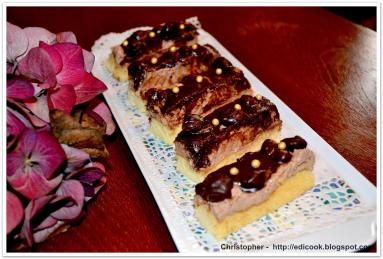 Zdjęcie - Ciasto śliwkowe z truflami i orzechami - Przepisy kulinarne ze zdjęciami
