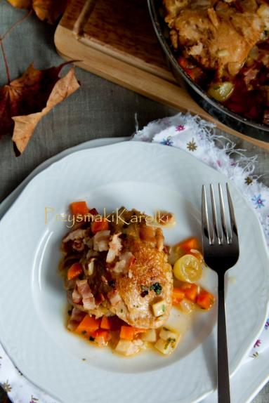 Zdjęcie - Kurczak w jesiennych warzywach - Przepisy kulinarne ze zdjęciami