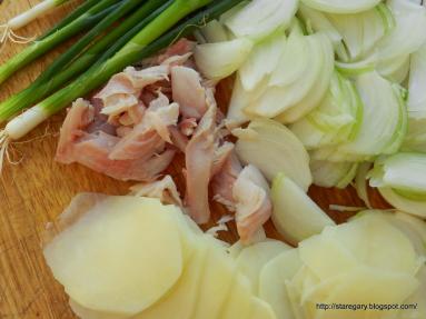 Zdjęcie - Zapiekanka z pstrąga wędzonego i ziemniaków - Przepisy kulinarne ze zdjęciami