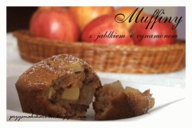 ZdjÄcie - Muffiny z jablkiem i cynamonem - Przepisy kulinarne ze zdjÄciami