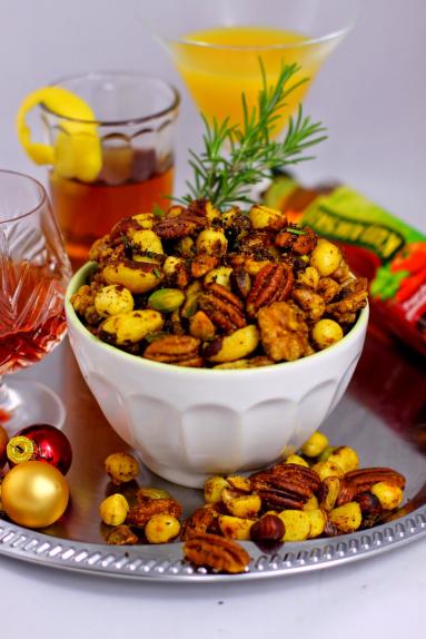 Zdjęcie - Świąteczne orzechy - Przepisy kulinarne ze zdjęciami