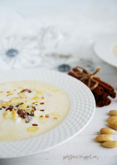 Zdjęcie - Wigilijna zupa migdałowa - Przepisy kulinarne ze zdjęciami