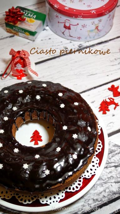 Zdjęcie - Ciasto marchewkowo-piernikowe  z czekoladową polewą - Przepisy kulinarne ze zdjęciami