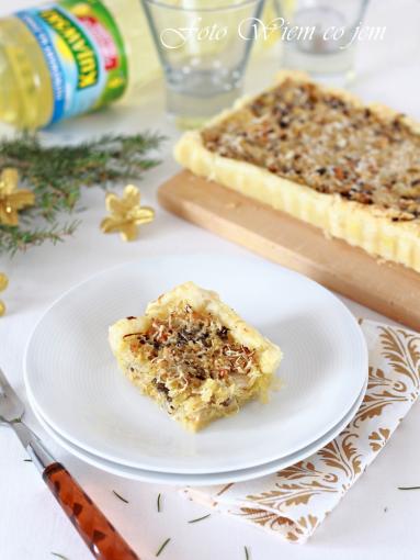 Zdjęcie - Tarta z kiszoną kapustą i grzybami - Przepisy kulinarne ze zdjęciami