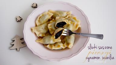 Zdjęcie - Pierogi z suszonymi śliwkami - Przepisy kulinarne ze zdjęciami