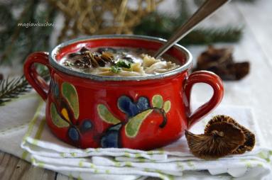 Zdjęcie - Świąteczna zupa grzybowa - Przepisy kulinarne ze zdjęciami