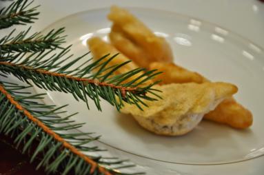 Zdjęcie - Wigilijne pierogi z grzybami - Przepisy kulinarne ze zdjęciami