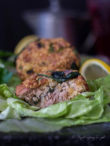 Zdjęcie - Kotlety jaglane z tuńczykiem - Przepisy kulinarne ze zdjęciami