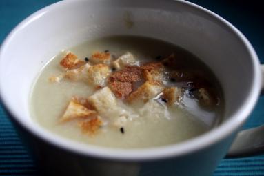 Zdjęcie - zupa czosnkowa. smaczny przepis na odporność - Przepisy kulinarne ze zdjęciami