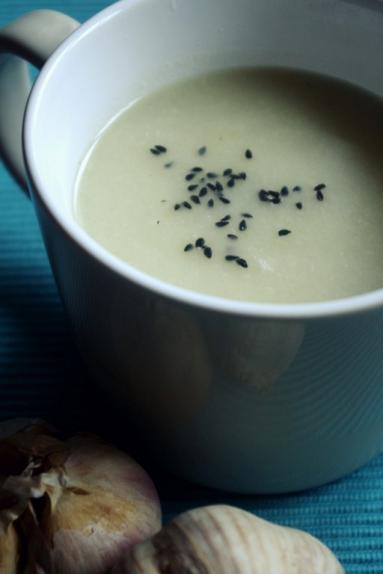 Zdjęcie - zupa czosnkowa. smaczny przepis na odporność - Przepisy kulinarne ze zdjęciami